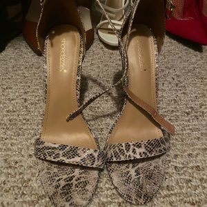 Shoe dazzle heels size 11